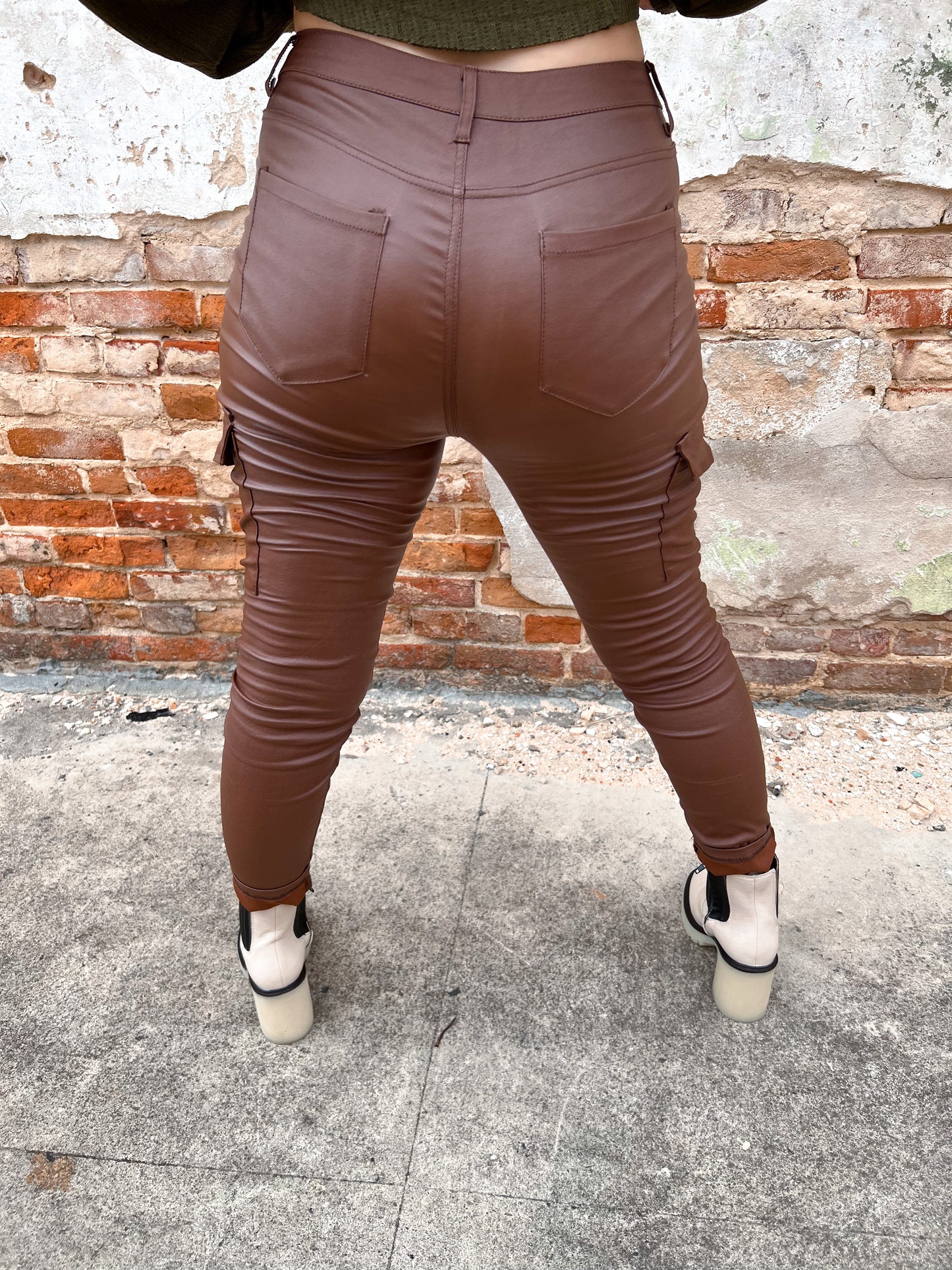Gabby Side Pocket Skinny Capri Pants-Pants-ShopIrisBasic-BIN A5, BP05649(Pants))-The Twisted Chandelier