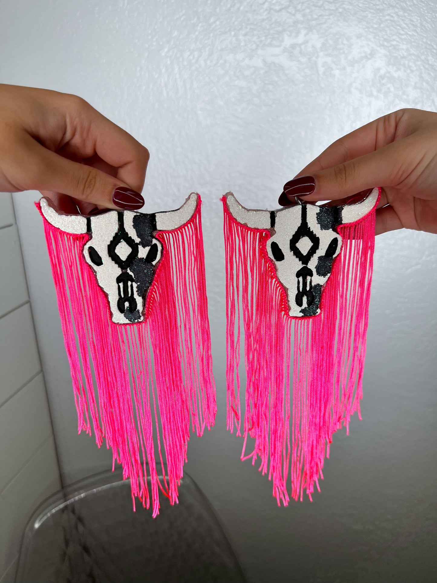 White and Hot Pink Freshie-Ginger & Lace-Vent Clip-Mandarin Orange Blossom-The Twisted Chandelier