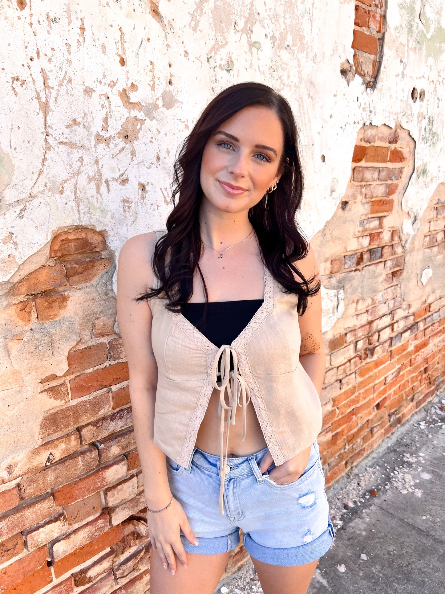Andie Sleeveless Front Tie Linen Vest-vest-She & Sky-Bin B5,Fd 04/29/25-The Twisted Chandelier