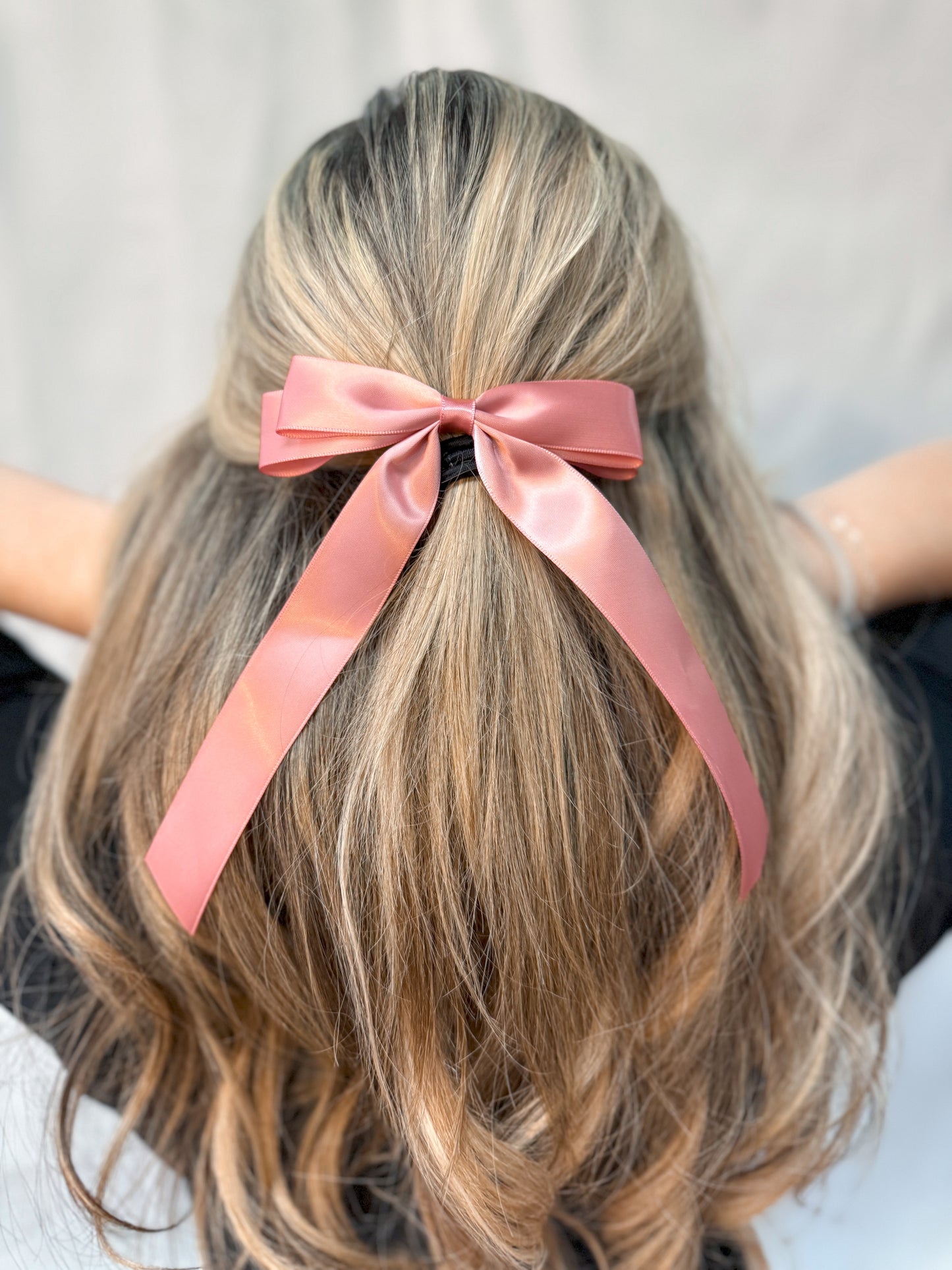 Satin Bow Hair Clip - Light Pink-Hair Claws & Clips-Swan Madchen-Accessories,Created - 01/15/24,FD JAN 24-The Twisted Chandelier