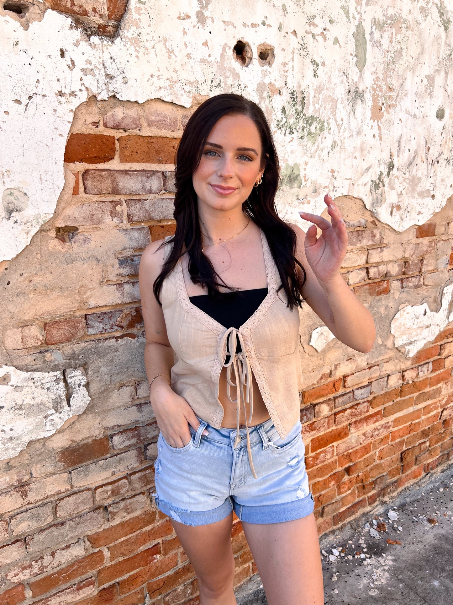Andie Sleeveless Front Tie Linen Vest-vest-She & Sky-Bin B5,Fd 04/29/25-The Twisted Chandelier