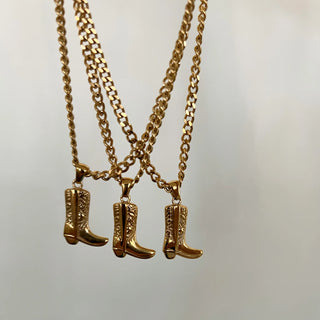 Chansutt Pearls Boot Necklace-Necklaces-CHANSUTTPEARLS-CR 03/31/25-The Twisted Chandelier