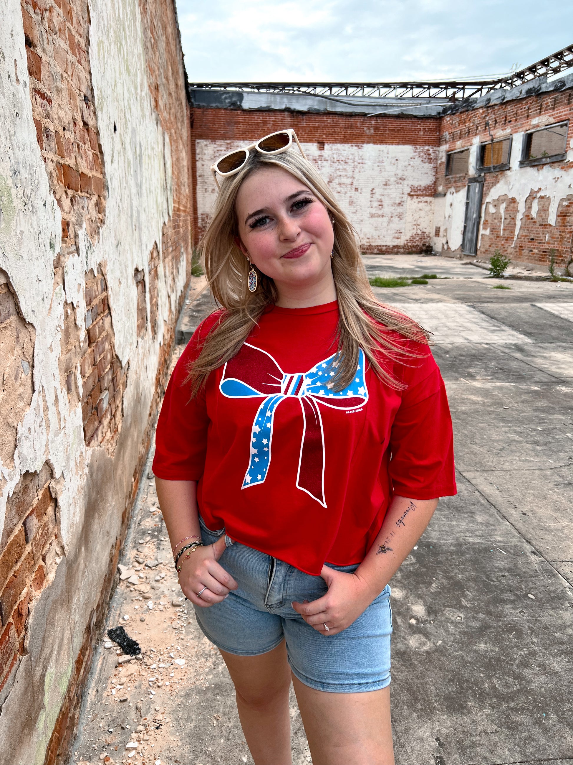 Red White And Blue Bow Tee Shirt-Apparel & Accessories-Southern Grace Wholesale-6893e-red-bow, Bin a6, FD 04/09/24, not on the floor only in the bins, Tops Collection-The Twisted Chandelier