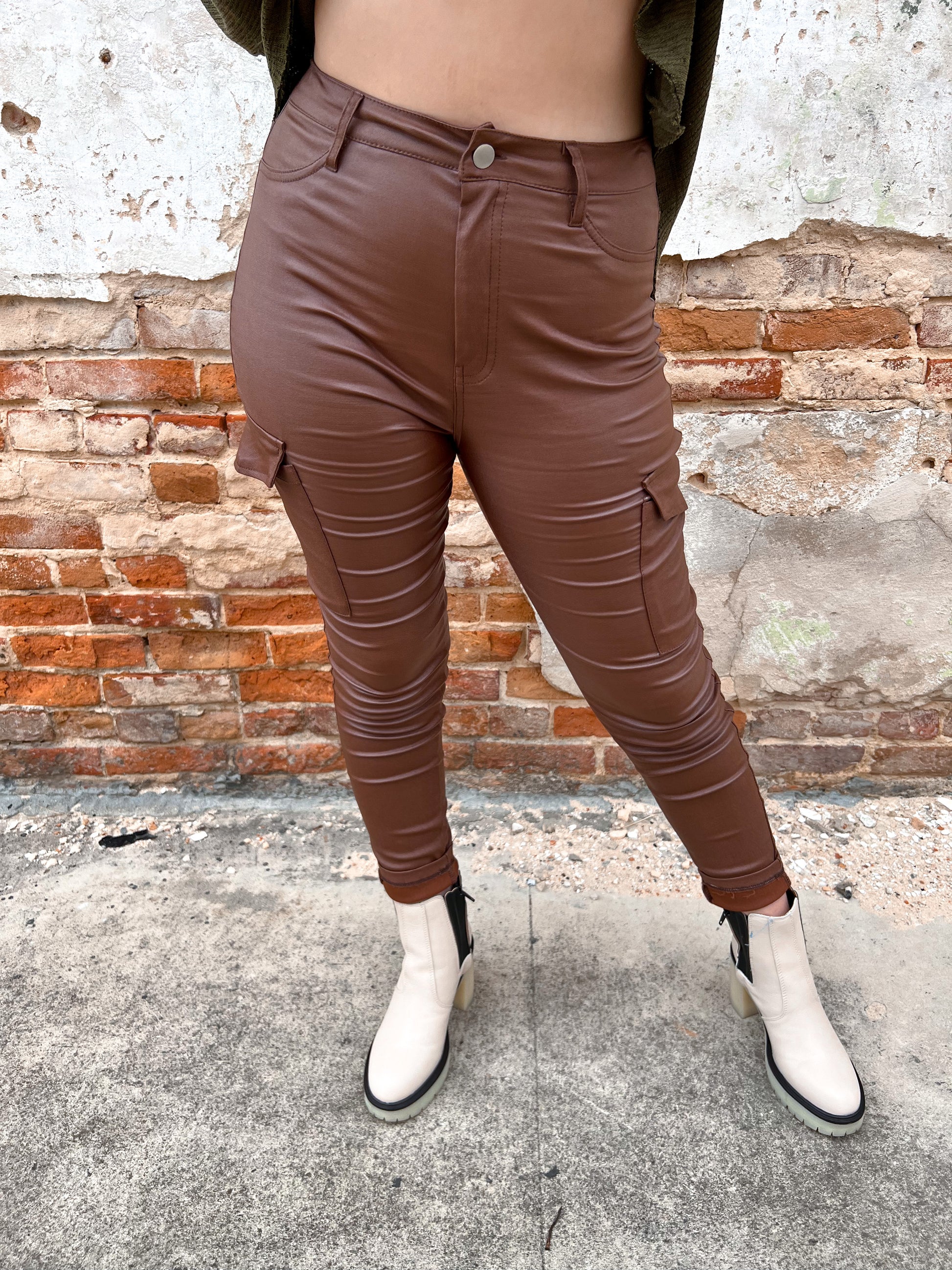 Gabby Side Pocket Skinny Capri Pants-Pants-ShopIrisBasic-BIN A5, BP05649(Pants))-The Twisted Chandelier