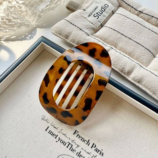 Jumbo Lay Flat Oval Hair Claw Clips Secure Styling-Hair Claws & Clips-JOSSLYN by wall to wall-40H982-The Twisted Chandelier