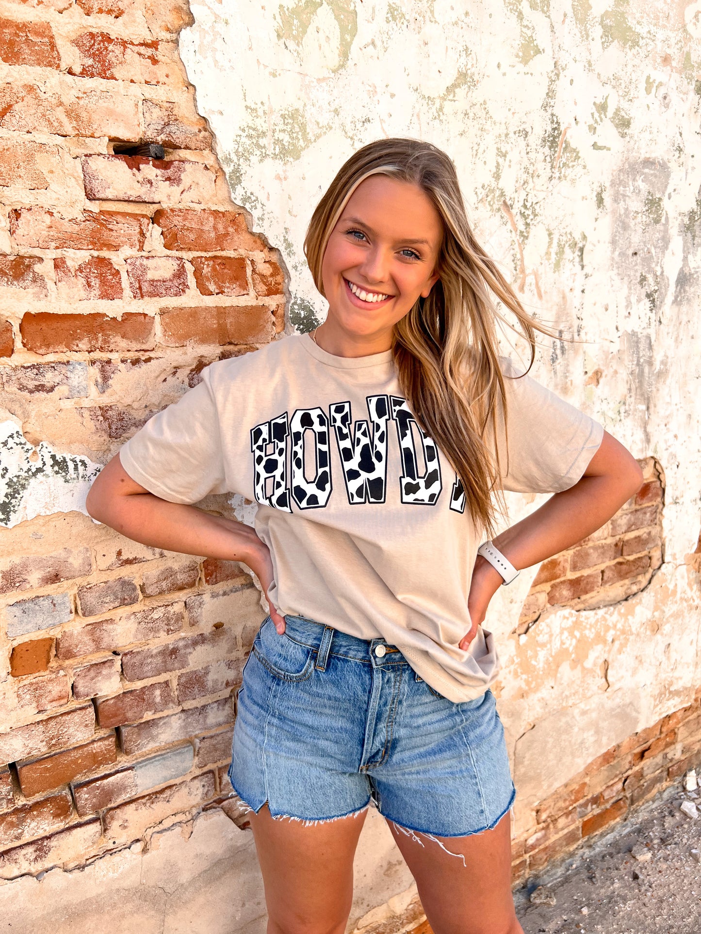 Cow Howdy Graphic Tee-Graphic T-Shirt-The Roaming Buffalo-BIN D5-The Twisted Chandelier