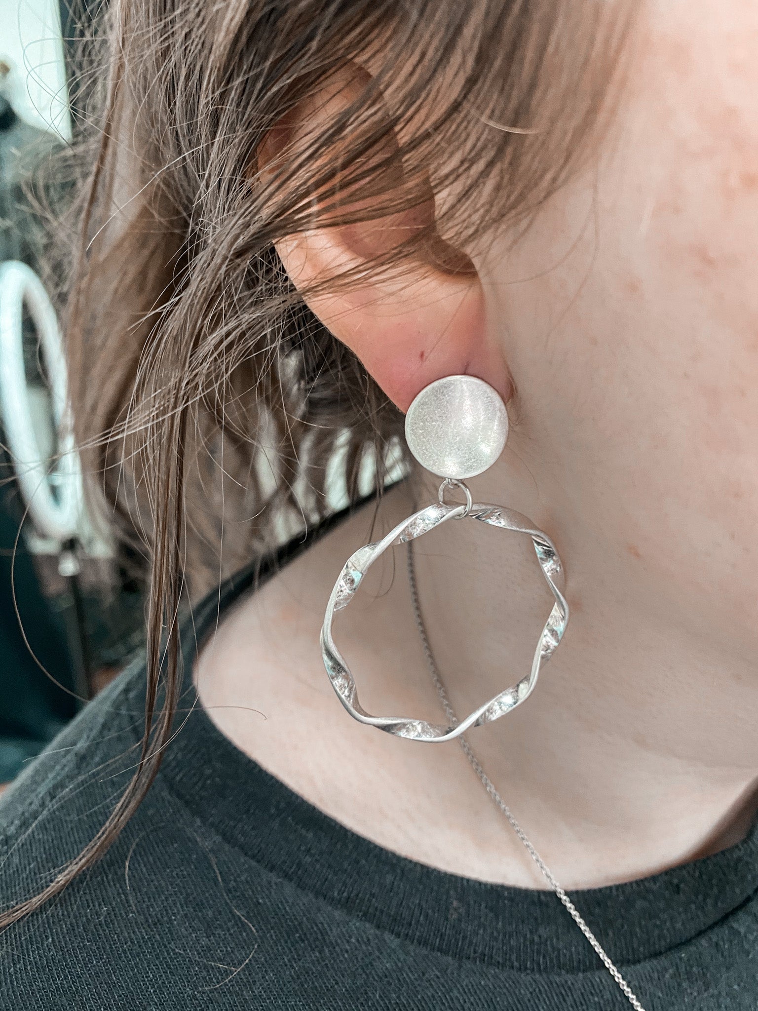 Twisted Metal Dangling Earrings-Earrings-Avenue Zoe-Faire-The Twisted Chandelier